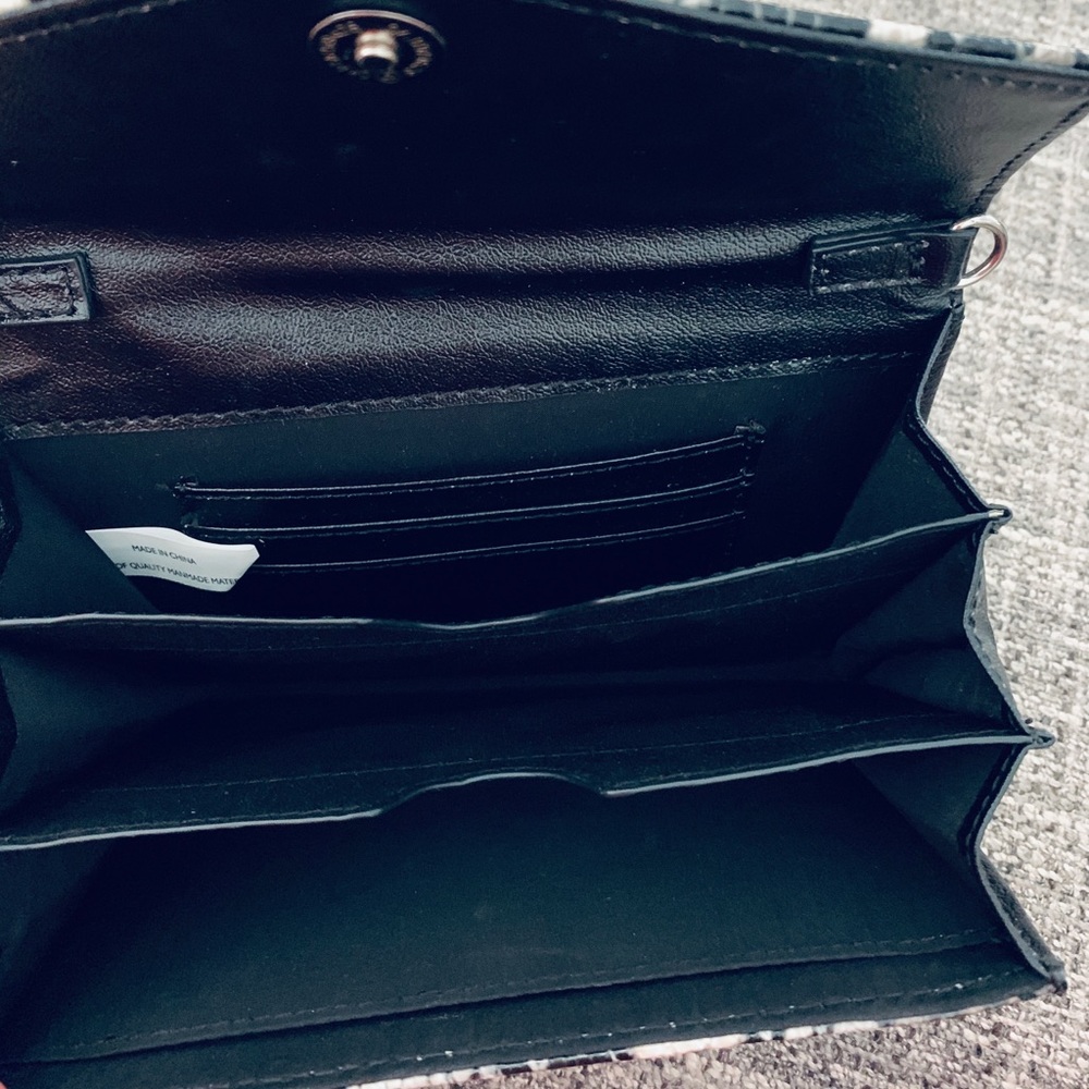 Wallet/ Clutch - Picture 6 of 7
